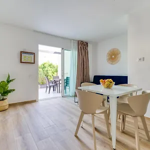 Moderno Con Piscina En Corralejo